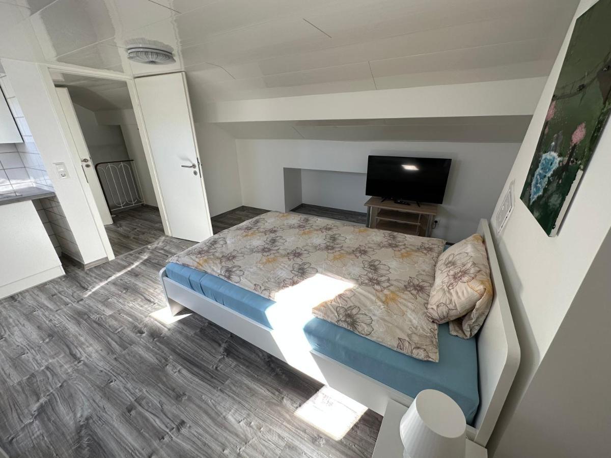 Ferienwohnung Am Hafen วิลเฮล์มฮาเฟน ภายนอก รูปภาพ